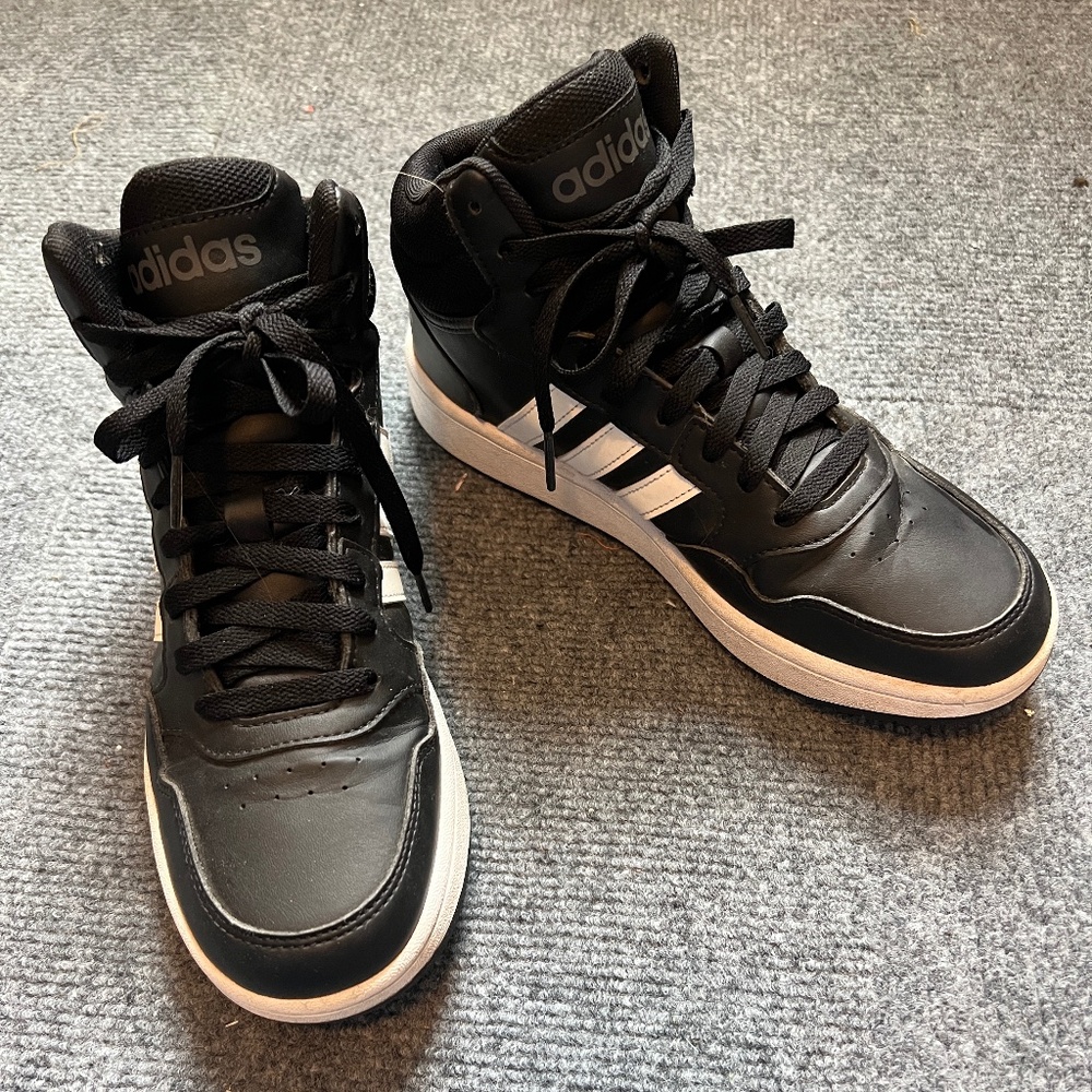 Adidas Hightop Sneakers